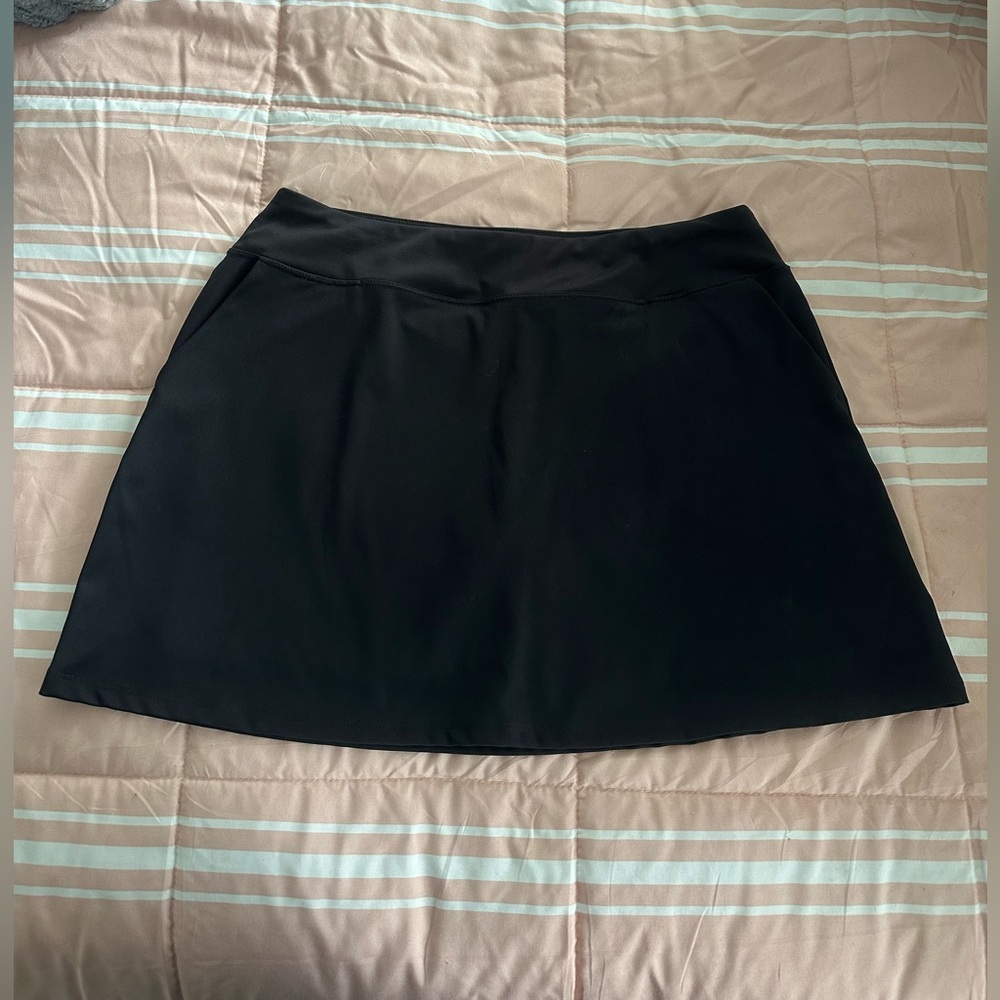Tommy Bahama Women’s Black Golf Skort